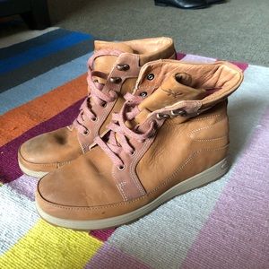 Chaco boots discontinued size 7.5 waterproof leather